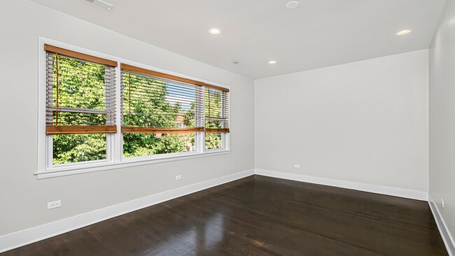 Photo - 6459 N Wayne Ave Unit 2