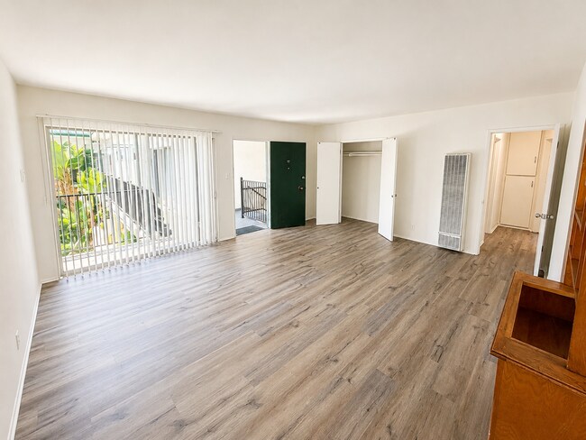 Camarillo 10250