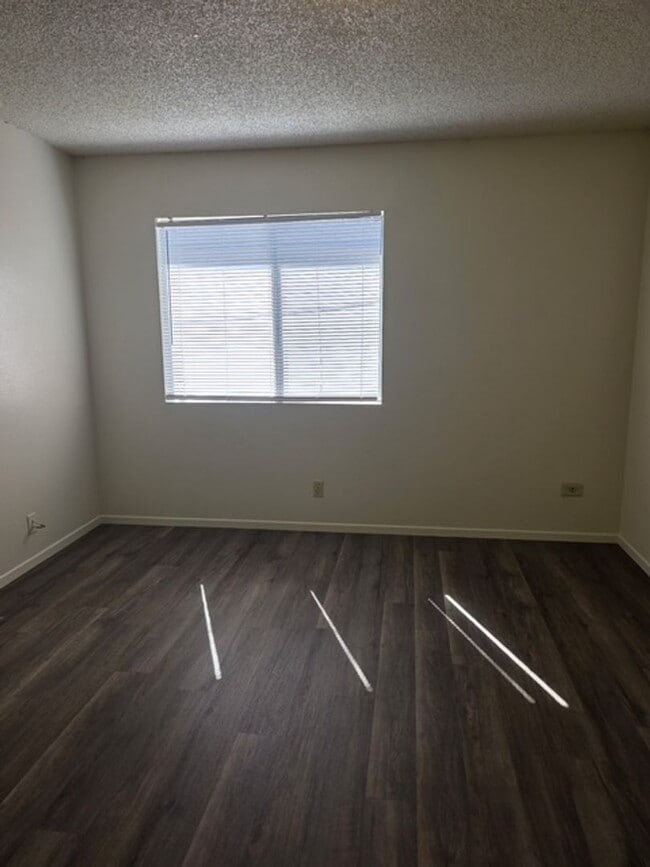 Photo - 5901 Ming Ave Unidad 3