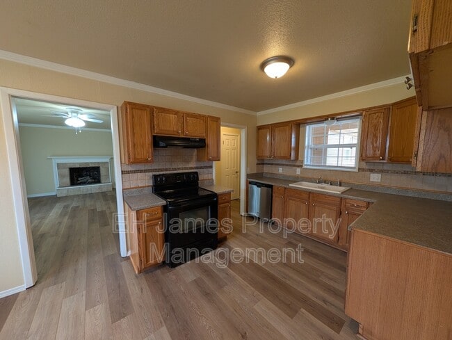 Photo - 9013 E 32nd St