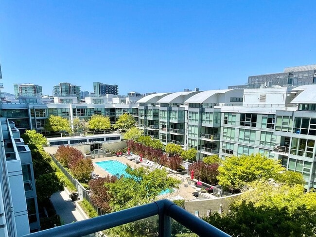 Building Photo - Luxurious Condo at Madrone w/Bay, City Views, Balcony, Pool, Parking, Storage -FULLY FURNISHED OP... Unit 322