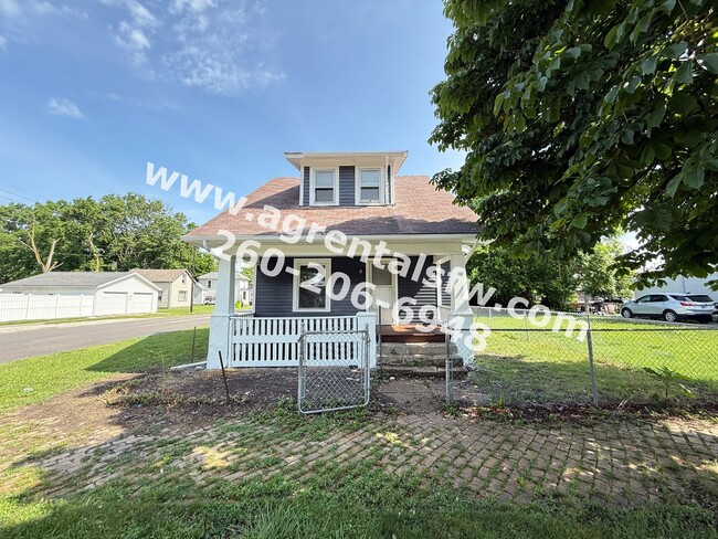 Photo - 704 E Franklin St House