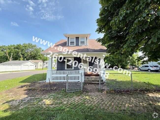Building Photo - 704 E Franklin St Rental