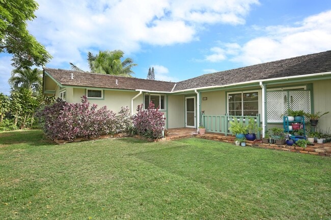Ready to move into single level family hom... - Ready to move into single level family hom... House