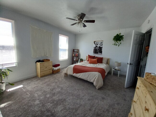 Photo - 441 Kingsboro St