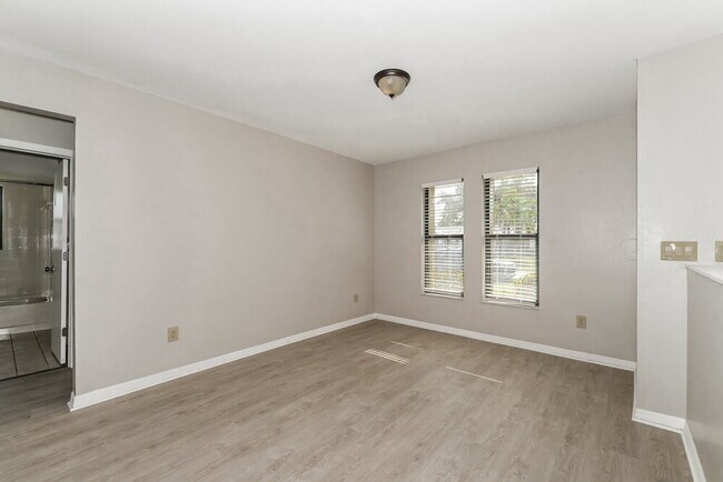 Photo - 2123 SE 3rd St