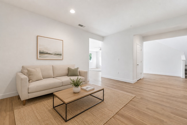 Photo - Massive 5BR Luxury: Your Fresno Dream Home!