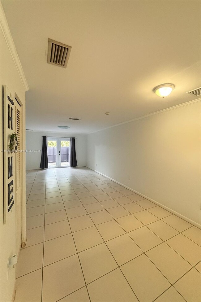 Photo - 401 SW 109th Ave Unidad 20