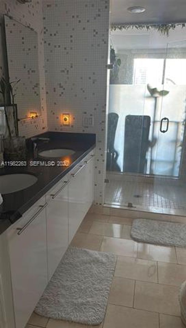 Photo - 90 SW 3rd St Unidad 90 SW 3rd St # 3203