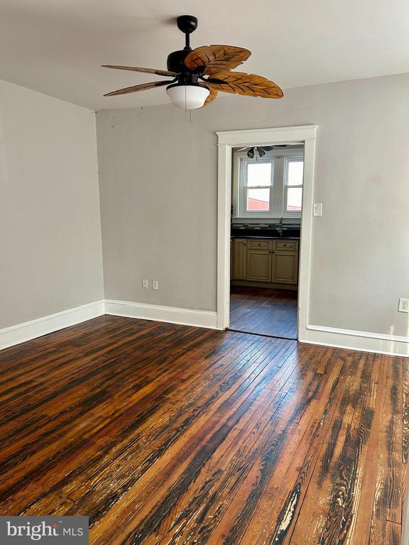 Photo - 133 E Main St