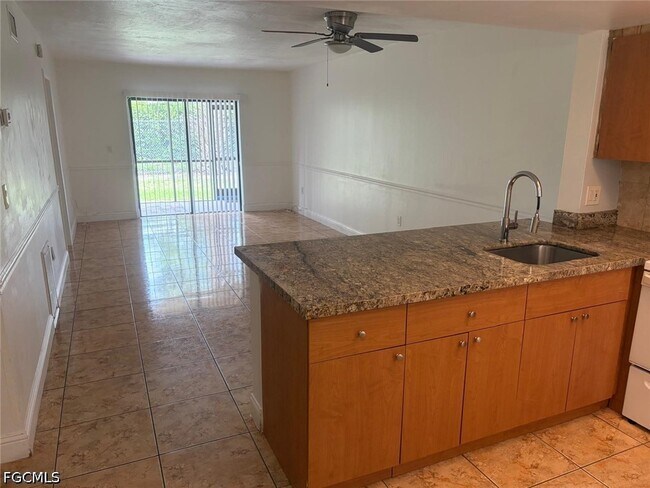 Photo - 2700 Park Windsor Dr Unit 713