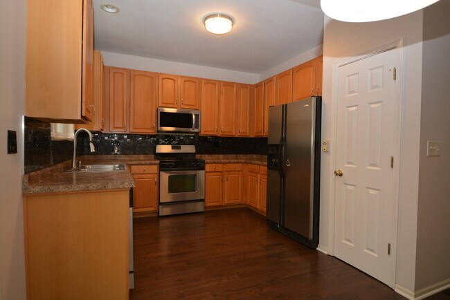 Photo - 439 N Commerce St