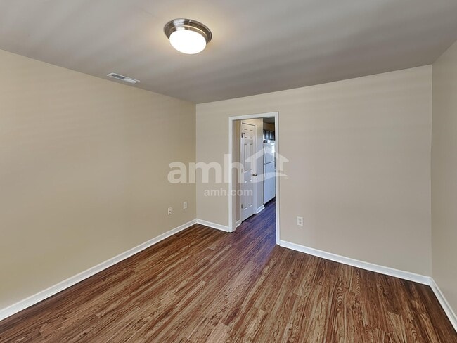 Photo - 1041 Vanguard Dr