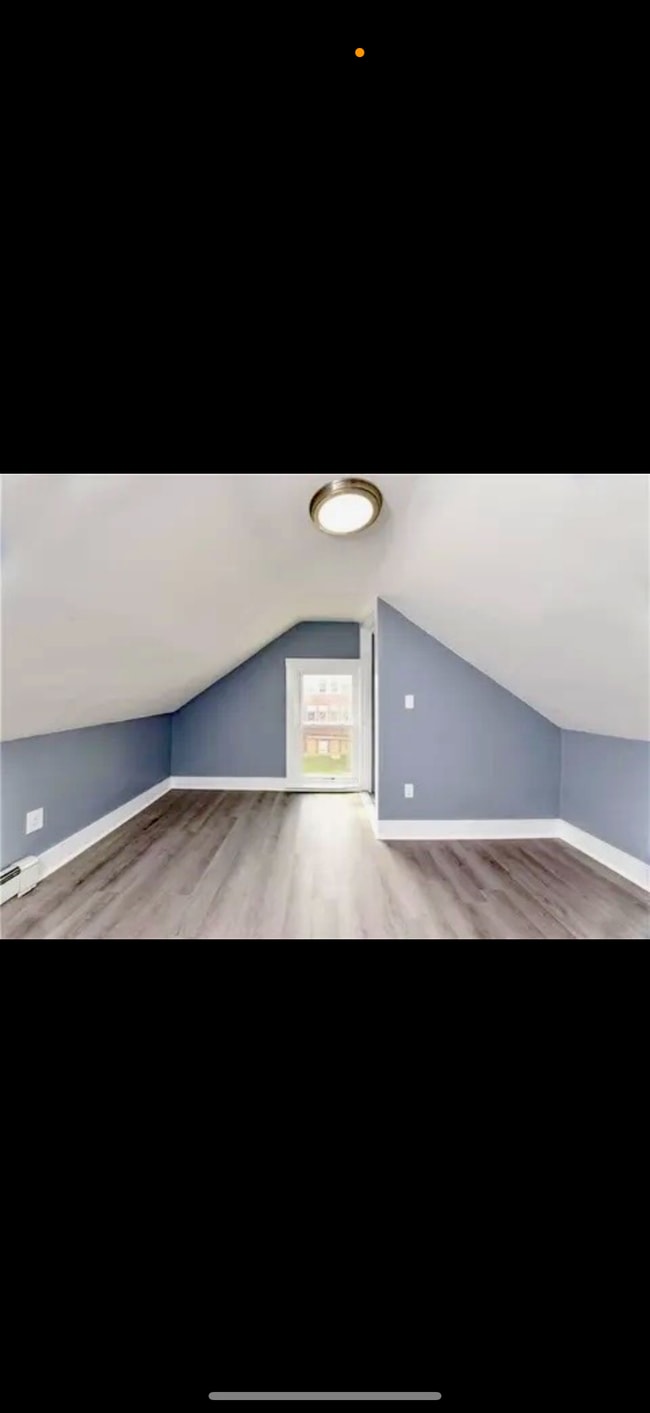 Building Photo - 415 Weeden St Unit 2