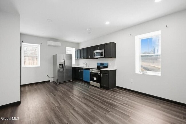 Photo - 1368 Central Ave Unidad 3