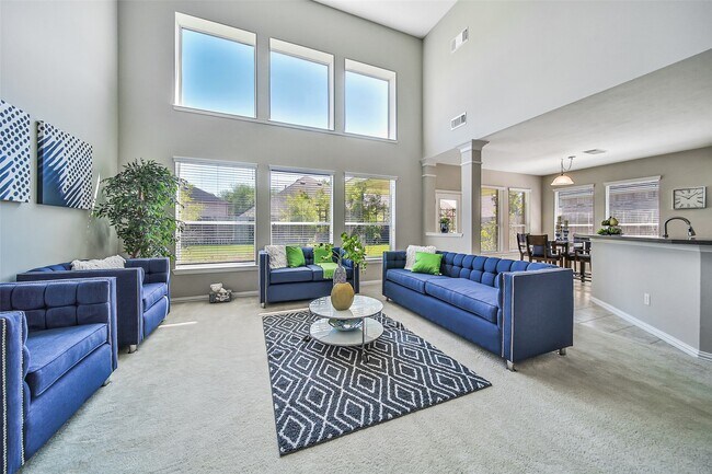 Photo - 16015 Portmanshire Ln