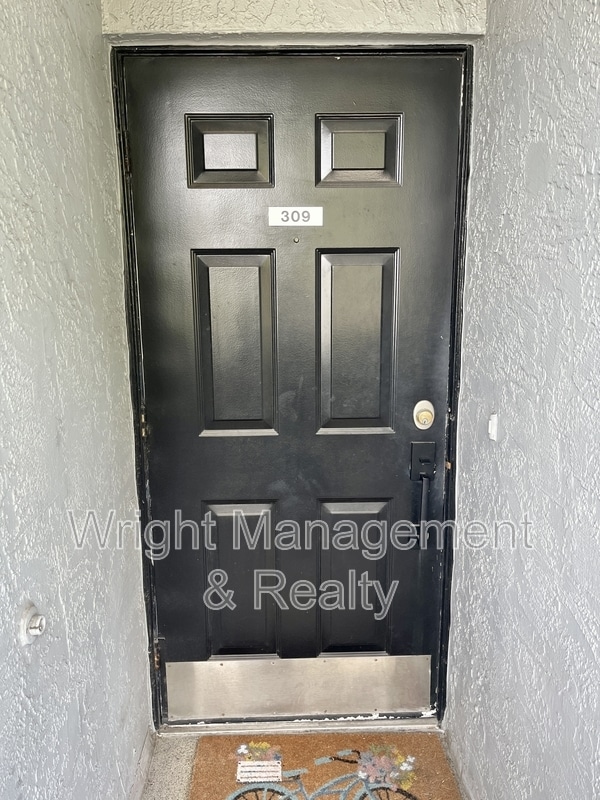 Photo - 201 W Laurel St Unit 309