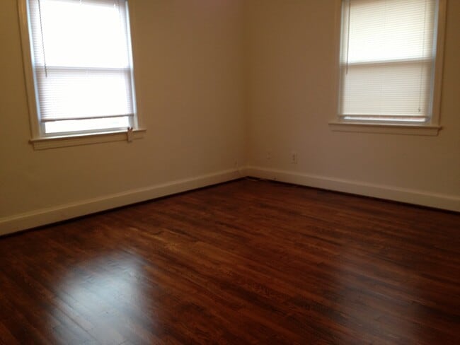 Photo - 4023 9th St NE Unit 4