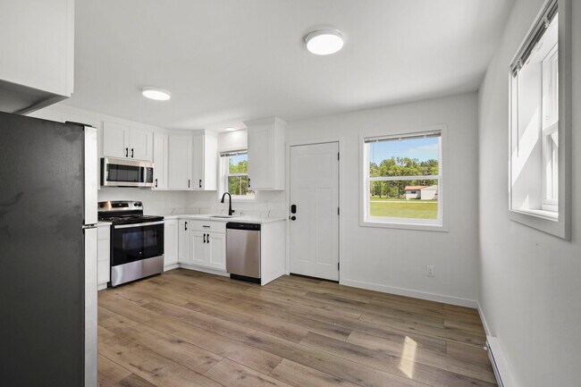 424 E Union St, Lone Rock, WI 53556