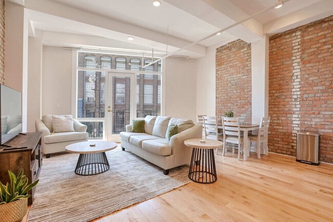 Building Photo - 1050 Annunciation St Unit ID1049439P Rental