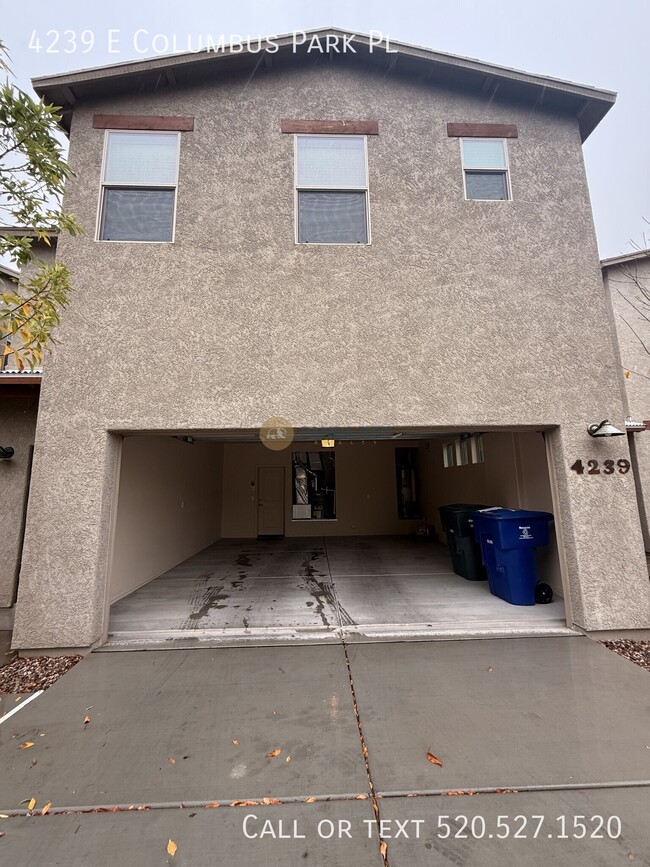 4239 E Columbus Park Pl