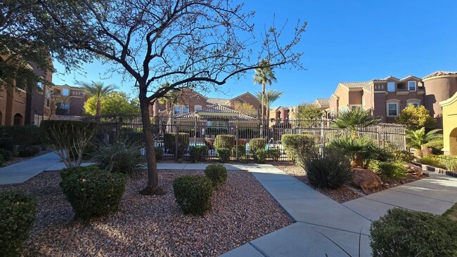 Photo - 3975 N Hualapai Way