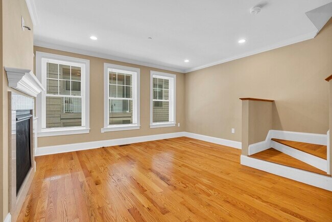 Photo - 83 Dresser St Unidad 83