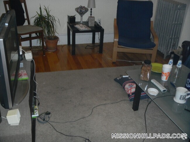 Building Photo - 99 Calumet St Rental
