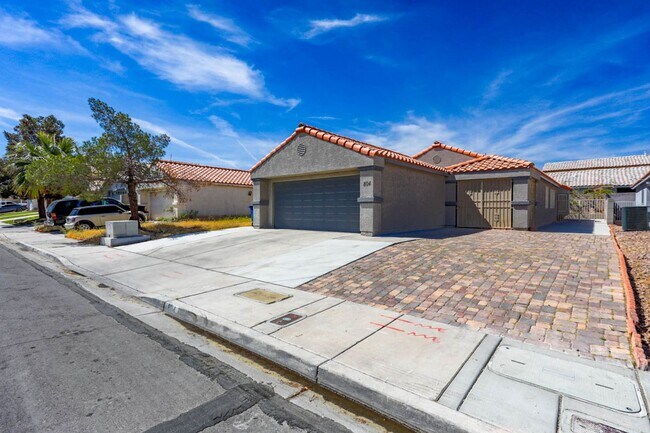Photo - 3 Bed, 2 Bath Single Story West Vegas Beauty