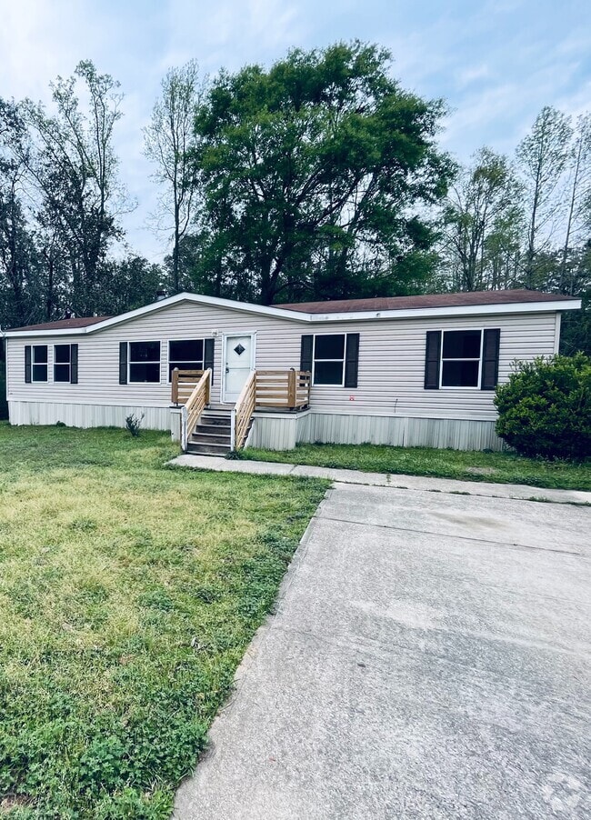 Building Photo - OUTLAND Rental