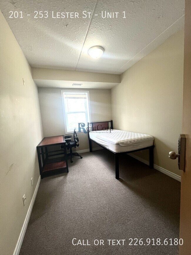 Building Photo - 253-253 Lester St Unit 1