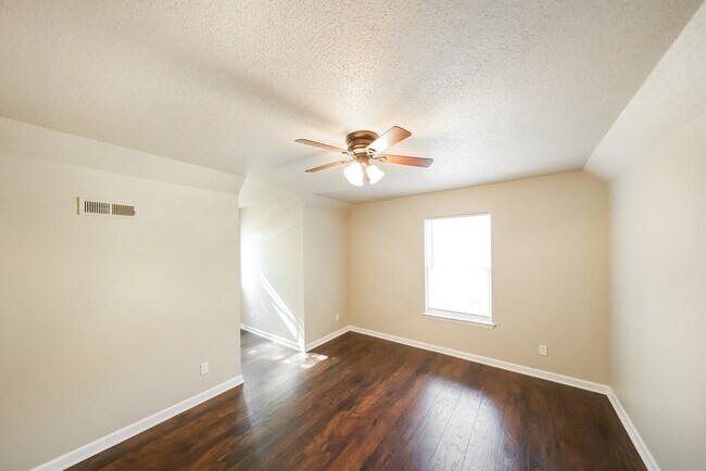 Photo - Beautifully Refreshed South Huntsville Home