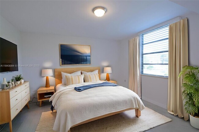 Photo - 1717 Whitehall Dr Unidad #201