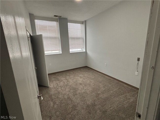 Photo - 59 Lincoln Way E Unidad 302