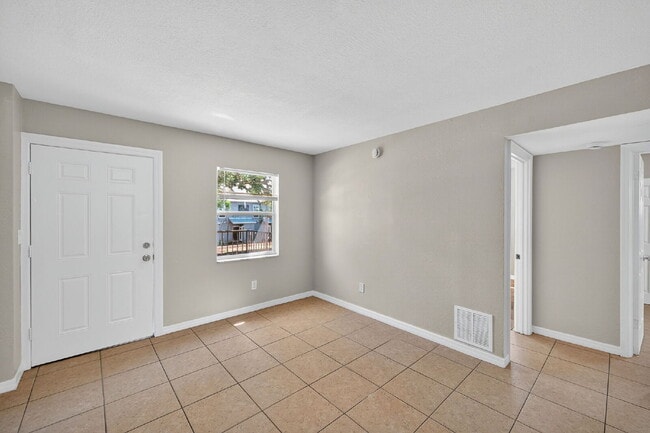 Photo - Updated 2 bedroom St. Pete Apartment with Modern Finishes, Private Porch & Utilities Included Unit 4