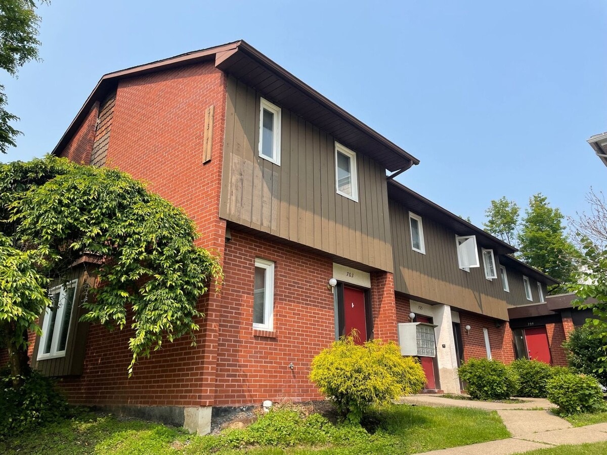 Fall Semester Lease Available! 2 Bedroom T... - Fall Semester Lease Available! 2 Bedroom T... Townhome