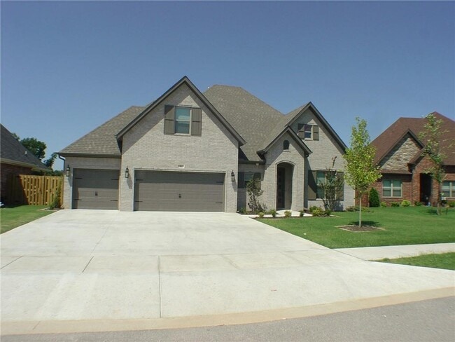 Building Photo - 1812 SW Edinburgh Ave