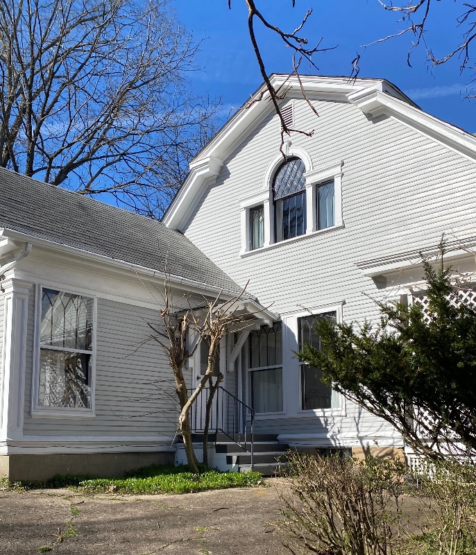 Photo - 190 E State St