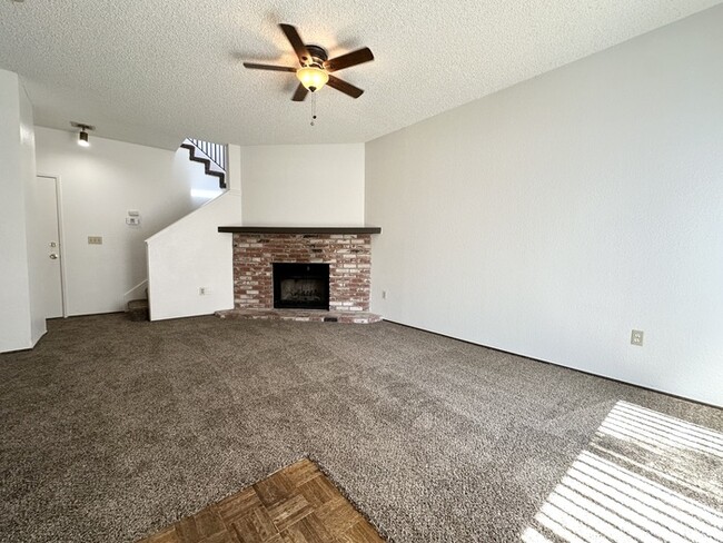 Photo - Beautiful 3/2.5 Condo for rent in Citrus Heights! 6219 OakValley