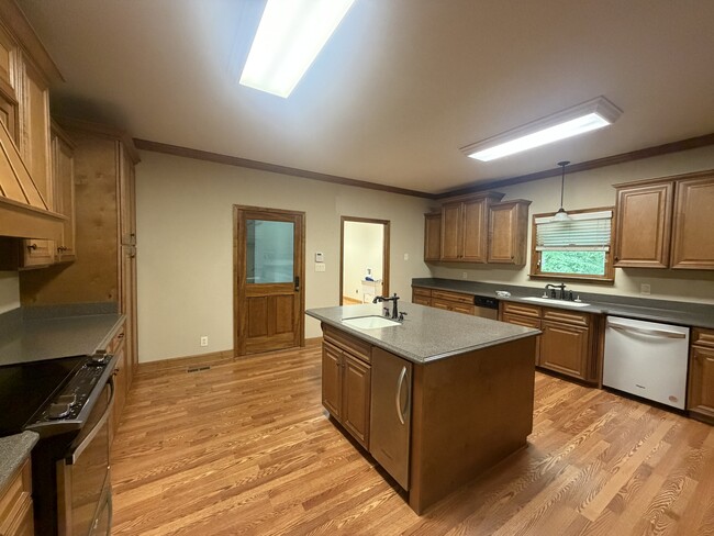 Photo - 179 Stone Edge Dr