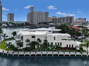 Building Photo - 184 Palm Dr Rental