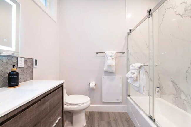 Photo - 2316 Filbert St Unidad ID1328000P