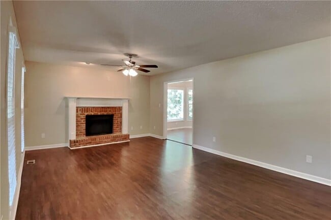 Photo - 241 Kipling Dr