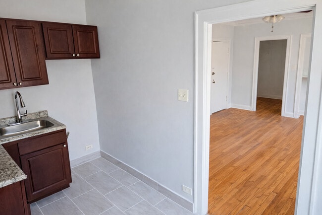 Photo - 1635 W Morse Ave