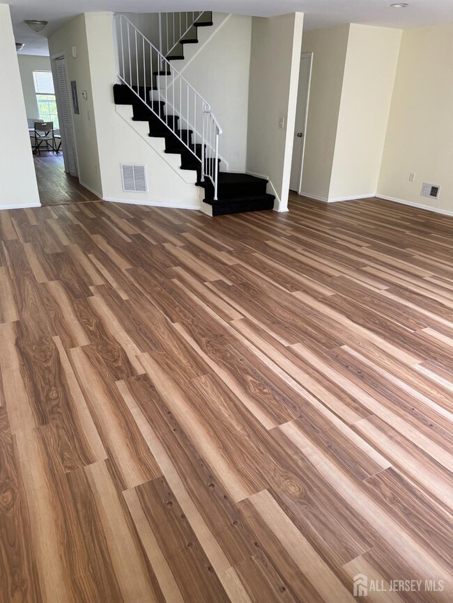 Photo - 813 Plymouth Rd