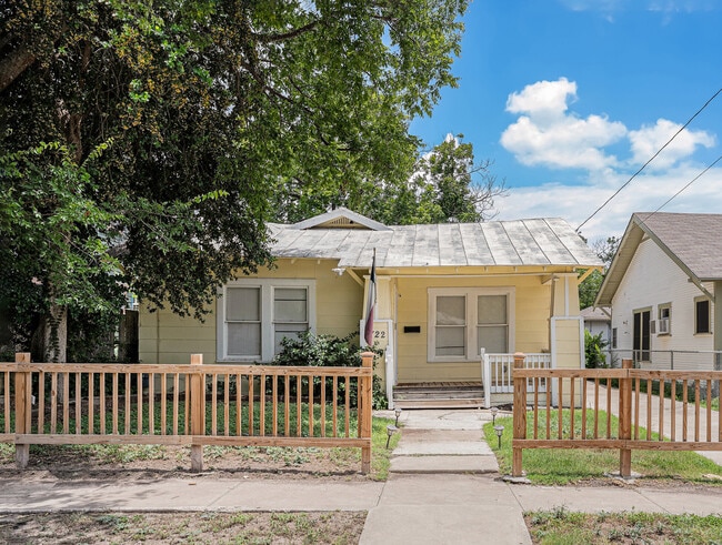 Photo - 722 Aberdeen Pl House