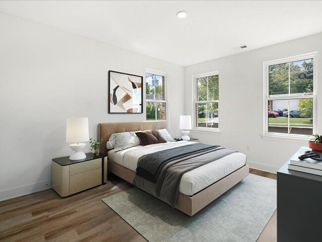 Photo - Madison Mall on Main