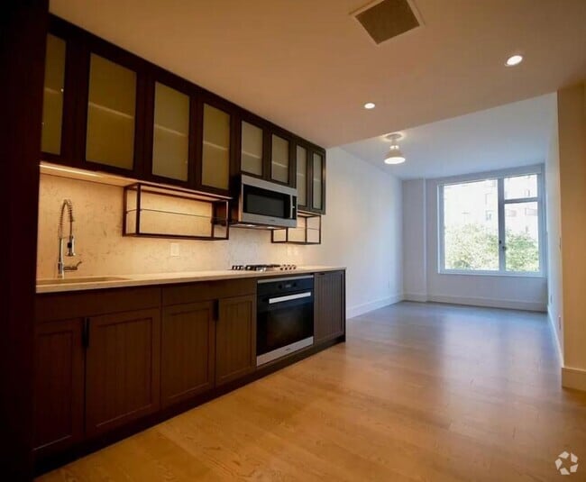 Building Photo - 1 bedroom in New York NY 10009 Unit 511 Rental