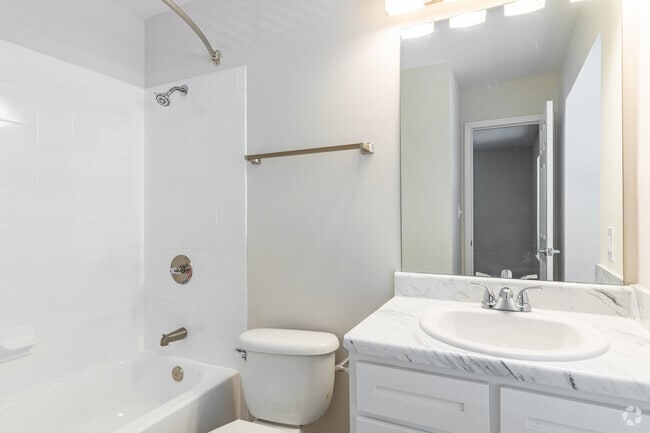2BR, 2.5BA - 1314SF Primary Bathroom - The Hills at Fairington