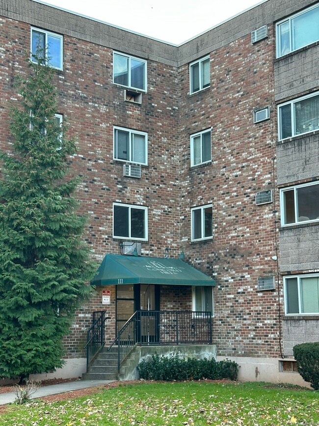 Photo - 111 Sherbrooke Ave Unit 128